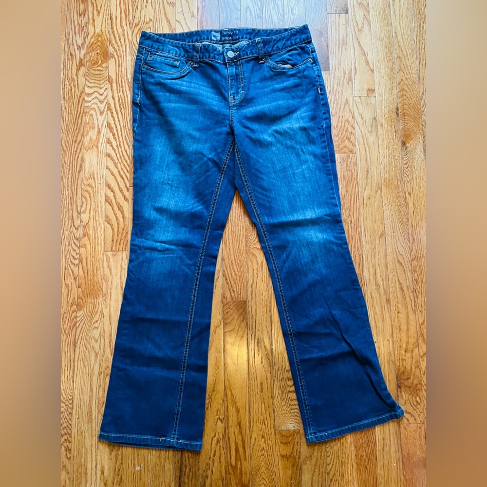 Women’s Curvy Fit Boot Cut Jeans Size 14 Fit 4